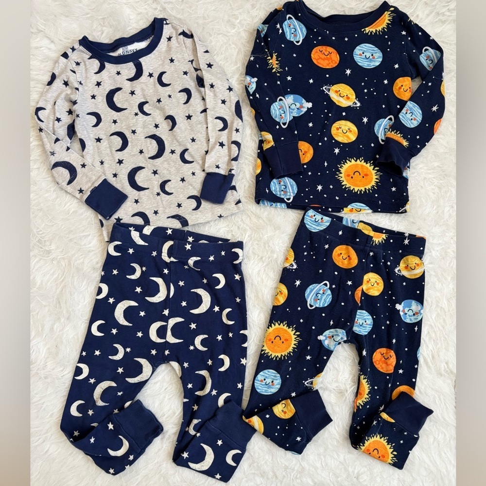 Old Navy Set of 2 Toddler Pajamas - Moon Stars & Solar Designs